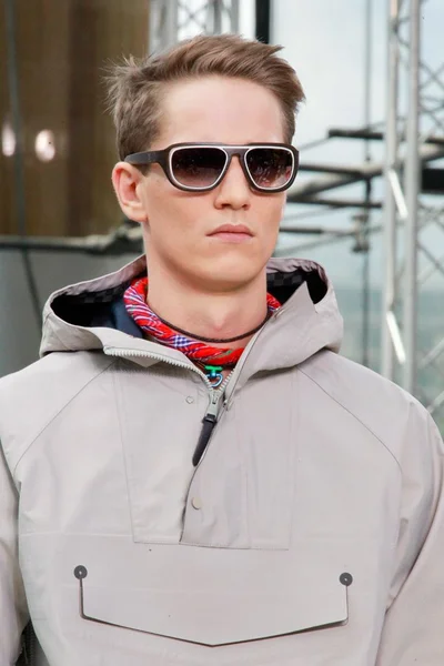 Look 24